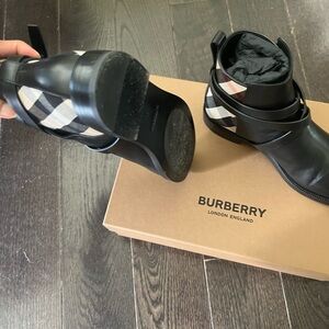 Burberry boots